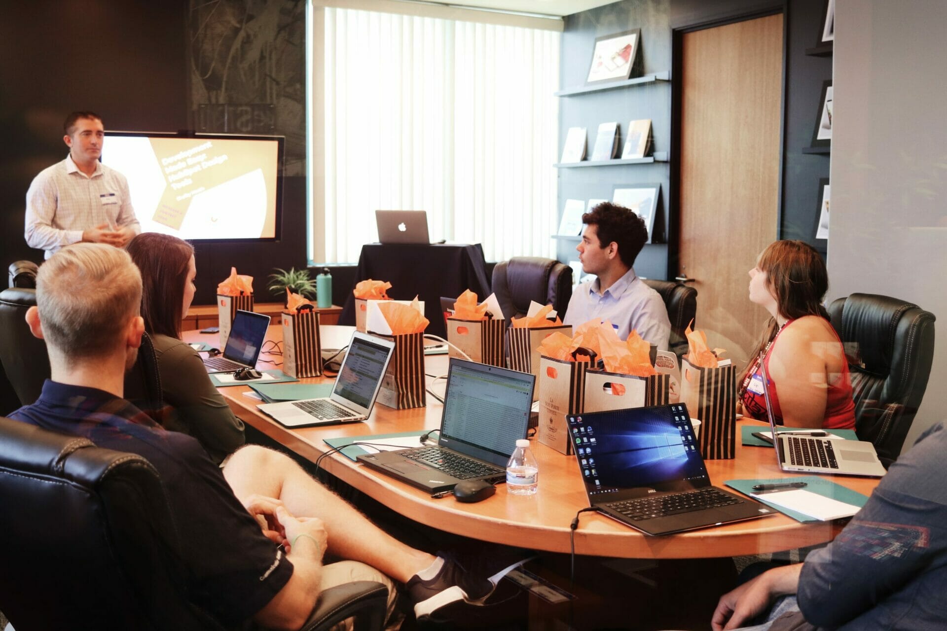 Hiring International Independent Contractors | Team discuss how to manage an international workforce
